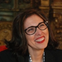 Dª María Luisa López Vega